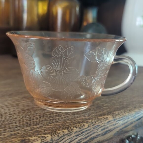 Vintage MacBeth Evans Dogwood Pink Tea/coffee cup - Picture 1 of 5